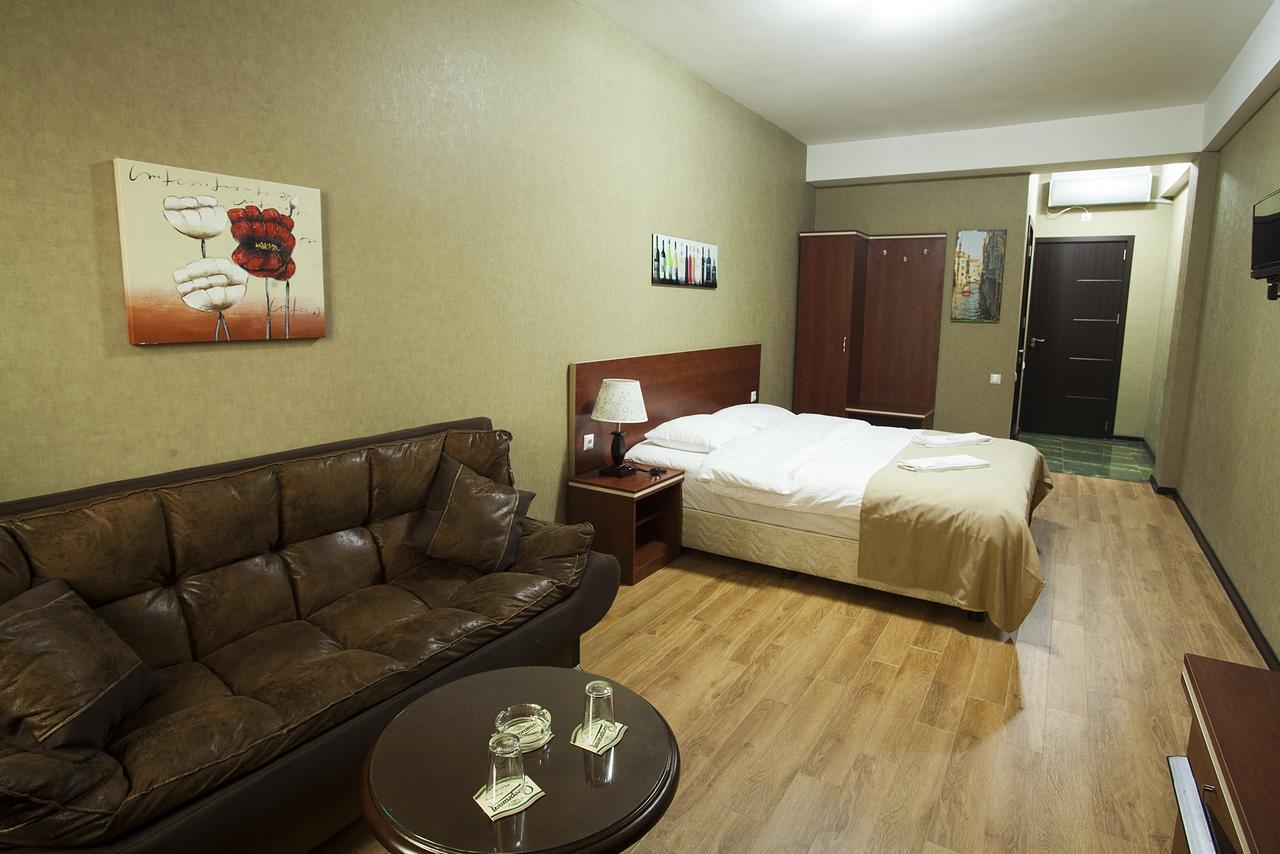 Lords Hotel Tbilisi Exteriör bild