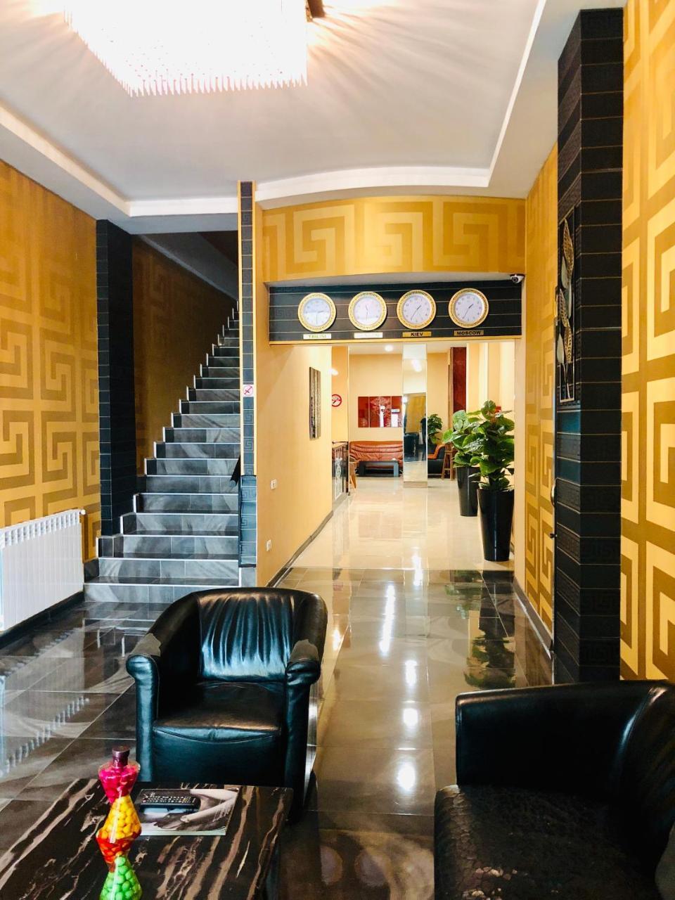 Lords Hotel Tbilisi Exteriör bild